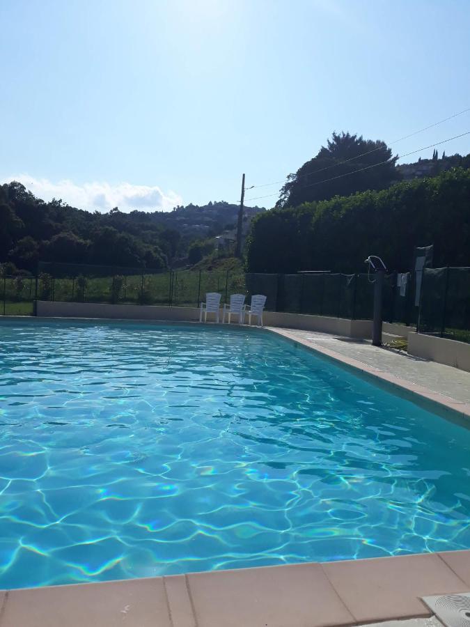 مبيت وإفطار ماندوليو لا نابول Dans Un Jardin Bb Et Jacuzzi المظهر الخارجي الصورة
